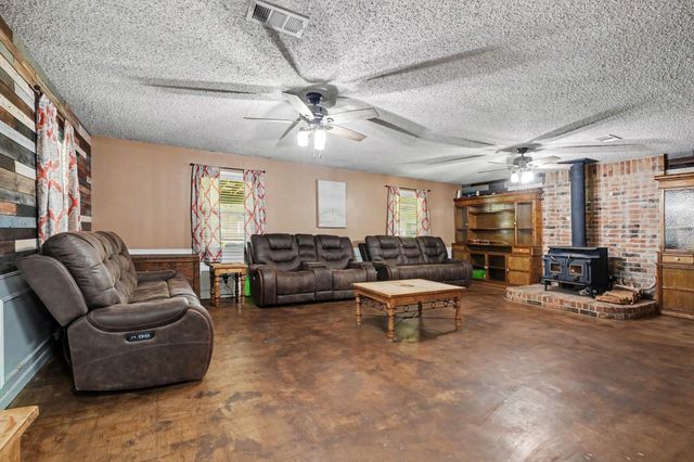 17310 Mcdonald Road, Alvin, TX 77511
