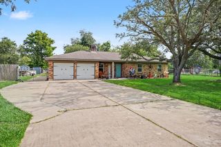 17310 Mcdonald Road, Alvin, TX 77511