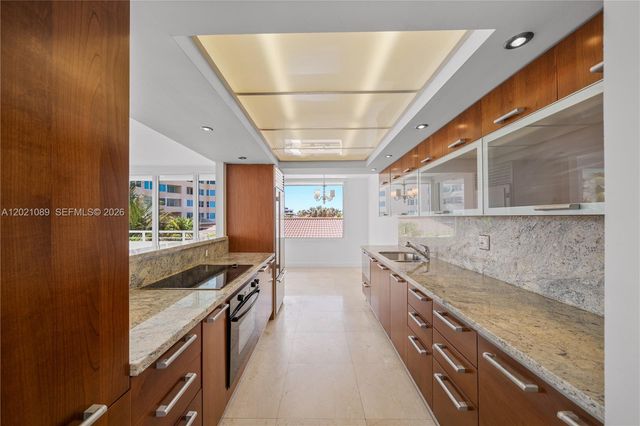 400 S Pointe Dr 409, Miami Beach, FL 33139