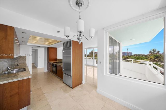 400 S Pointe Dr 409, Miami Beach, FL 33139