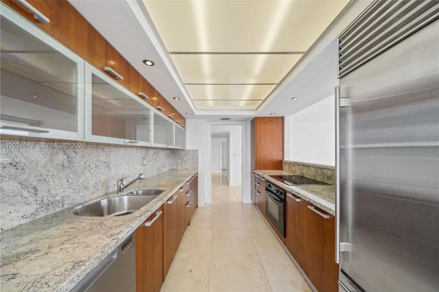 400 S Pointe Dr 409, Miami Beach, FL 33139