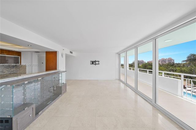 400 S Pointe Dr 409, Miami Beach, FL 33139