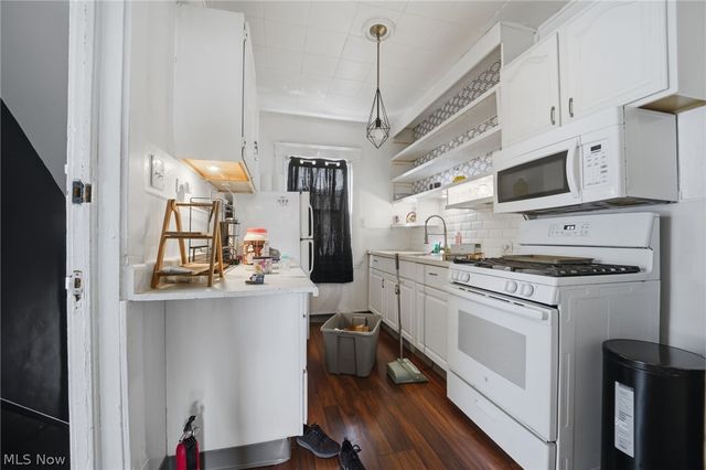 3702 W 15th Street, Cleveland, OH 44109