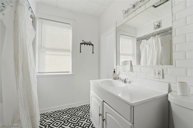 3702 W 15th Street, Cleveland, OH 44109