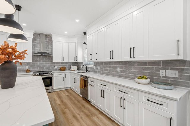 5365 S Sunny Slope ROAD, New Berlin, WI 53151