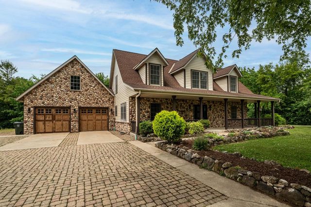5365 S Sunny Slope ROAD, New Berlin, WI 53151