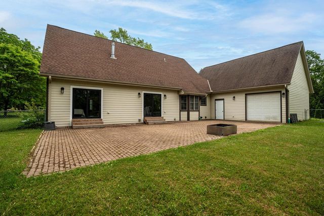 5365 S Sunny Slope ROAD, New Berlin, WI 53151