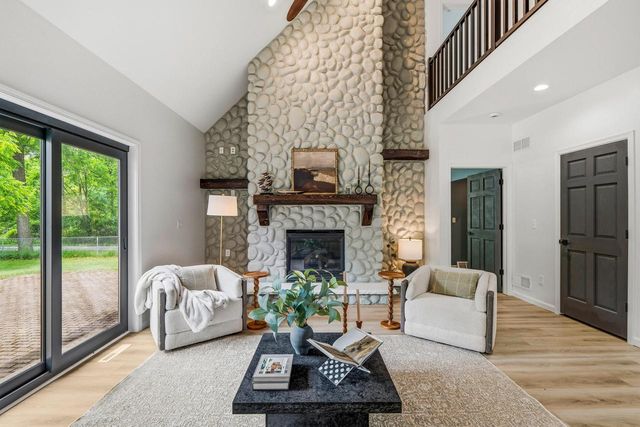 5365 S Sunny Slope ROAD, New Berlin, WI 53151