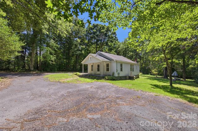 2155 Pa Jolly Lane, Granite Falls, NC 28630