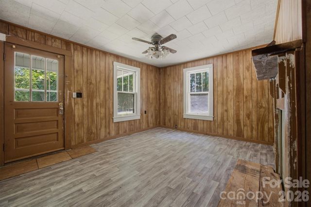2155 Pa Jolly Lane, Granite Falls, NC 28630