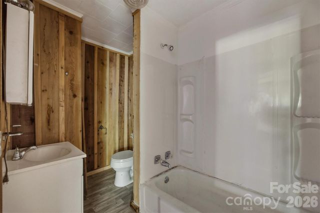 2155 Pa Jolly Lane, Granite Falls, NC 28630