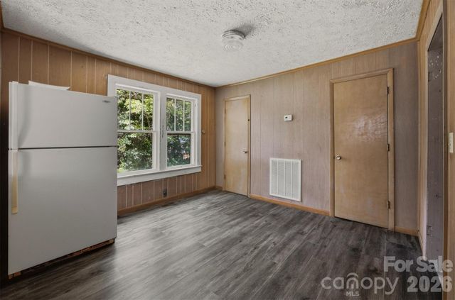 2155 Pa Jolly Lane, Granite Falls, NC 28630
