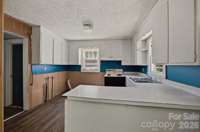 2155 Pa Jolly Lane, Granite Falls, NC 28630