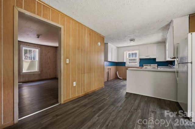 2155 Pa Jolly Lane, Granite Falls, NC 28630