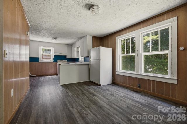 2155 Pa Jolly Lane, Granite Falls, NC 28630