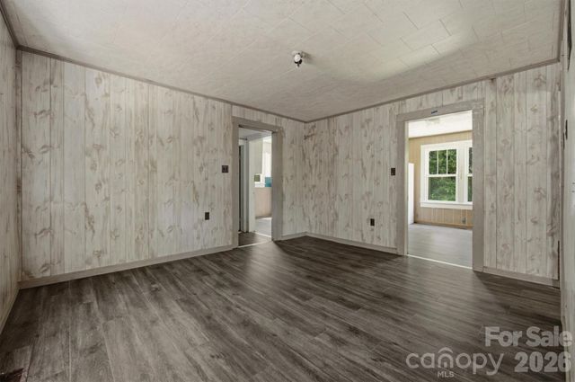 2155 Pa Jolly Lane, Granite Falls, NC 28630