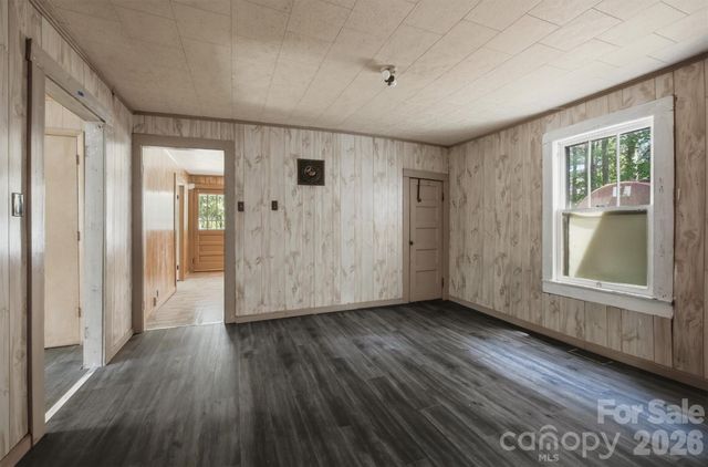 2155 Pa Jolly Lane, Granite Falls, NC 28630