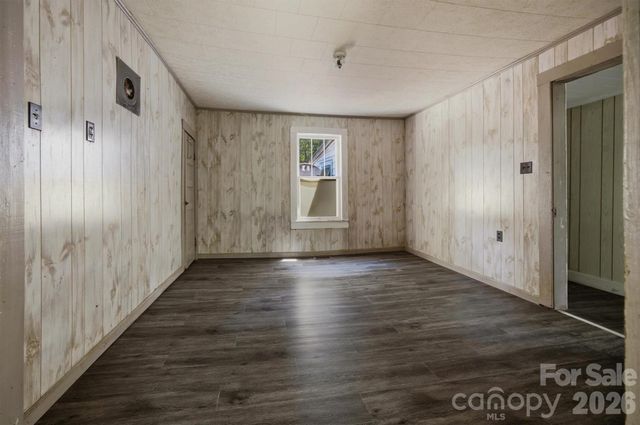 2155 Pa Jolly Lane, Granite Falls, NC 28630