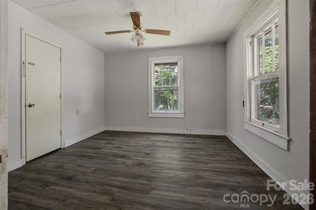 2155 Pa Jolly Lane, Granite Falls, NC 28630