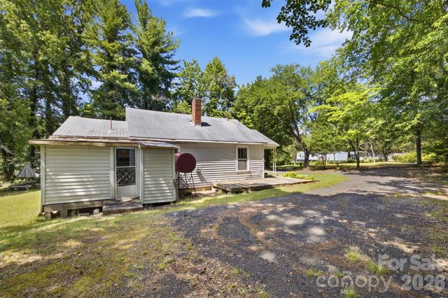 2155 Pa Jolly Lane, Granite Falls, NC 28630