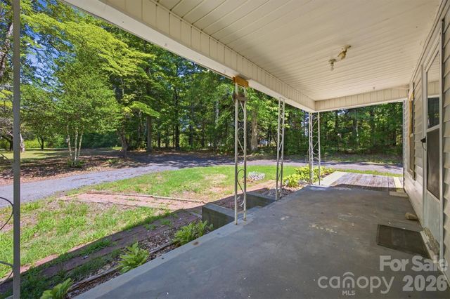 2155 Pa Jolly Lane, Granite Falls, NC 28630
