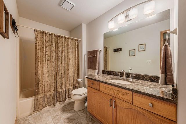 S75W17553 Harbor CIRCLE, Muskego, WI 53150