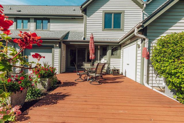 S75W17553 Harbor CIRCLE, Muskego, WI 53150