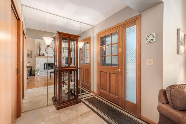 S75W17553 Harbor CIRCLE, Muskego, WI 53150
