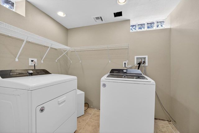 3135 E Koenig AVENUE, Saint Francis, WI 53235