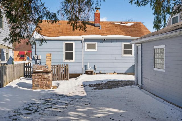 3135 E Koenig AVENUE, Saint Francis, WI 53235