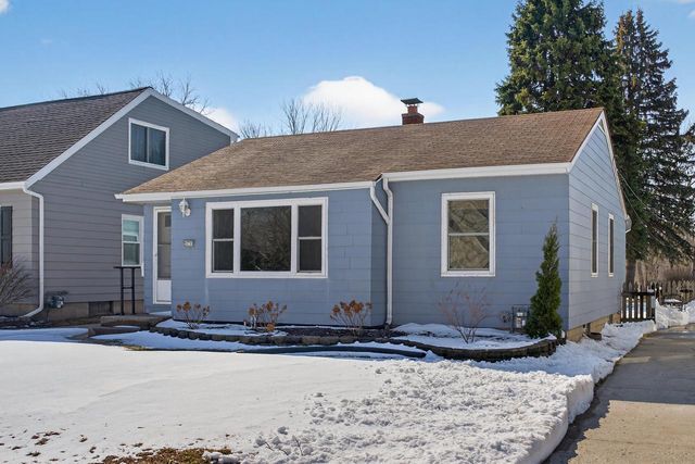 3135 E Koenig AVENUE, Saint Francis, WI 53235