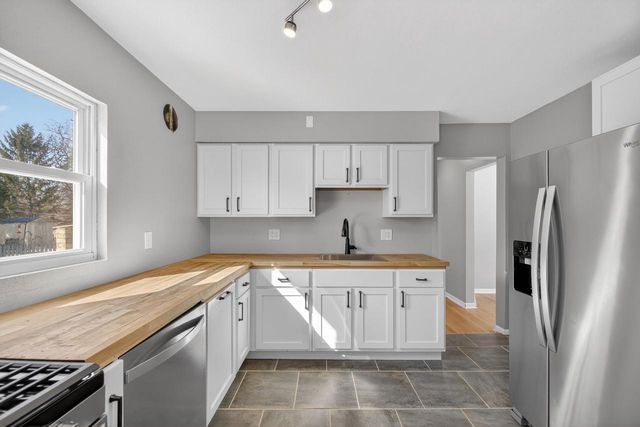 3135 E Koenig AVENUE, Saint Francis, WI 53235