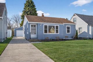 3135 E Koenig AVENUE, Saint Francis, WI 53235