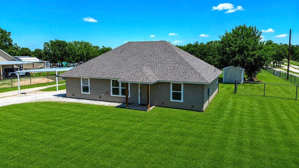 147 Brown Lane, Poolville, TX 76487
