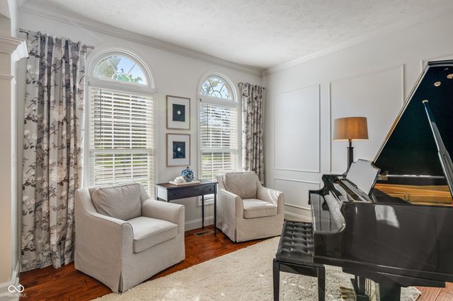 8856 Pin Oak Drive, Zionsville, IN 46077