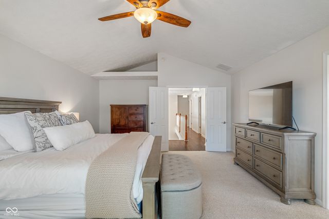 8856 Pin Oak Drive, Zionsville, IN 46077