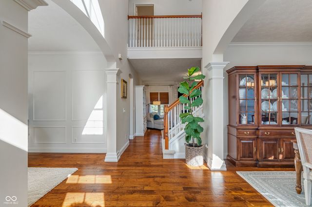 8856 Pin Oak Drive, Zionsville, IN 46077