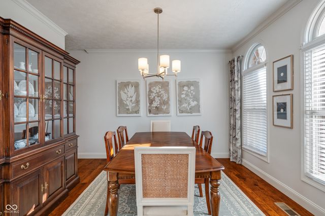 8856 Pin Oak Drive, Zionsville, IN 46077