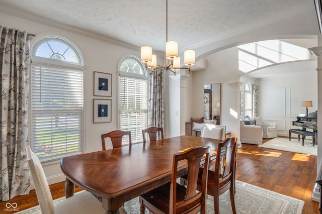 8856 Pin Oak Drive, Zionsville, IN 46077