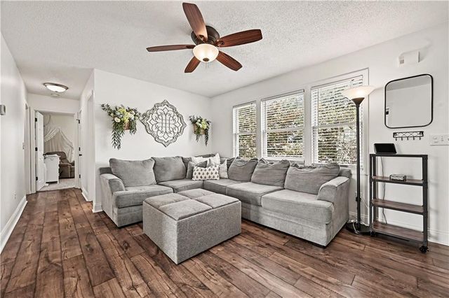 401 NW 71st Street, Kansas City, MO 64118