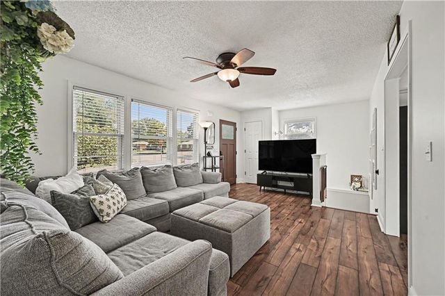 401 NW 71st Street, Kansas City, MO 64118