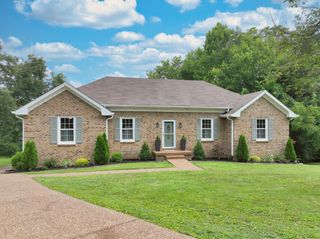 1421 Forest Side Ct, Nashville, TN 37221