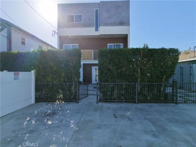 5635 Klump Avenue, North Hollywood, CA 91601