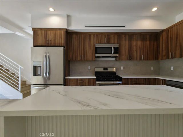 5635 Klump Avenue, North Hollywood, CA 91601