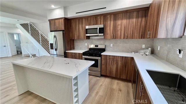 5635 Klump Avenue, North Hollywood, CA 91601