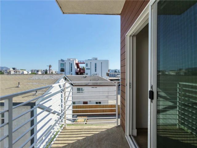 5635 Klump Avenue, North Hollywood, CA 91601