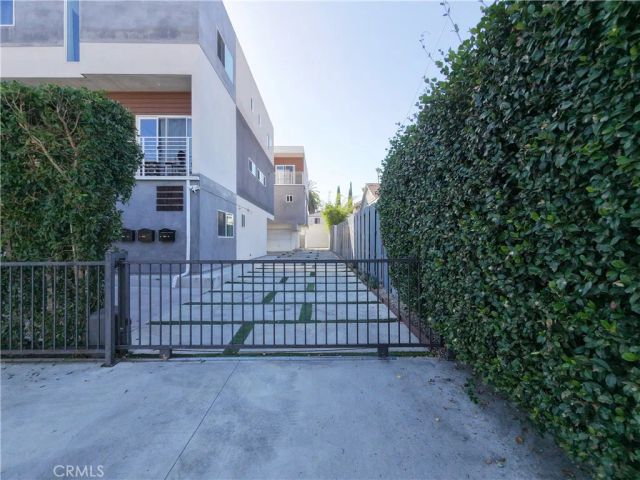 5635 Klump Avenue, North Hollywood, CA 91601