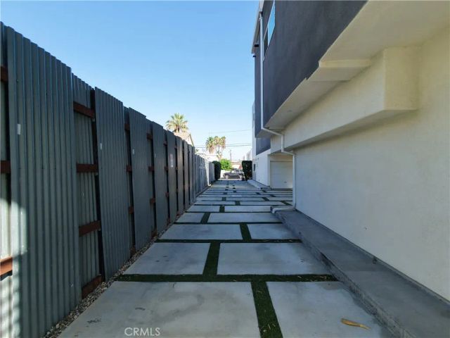 5635 Klump Avenue, North Hollywood, CA 91601