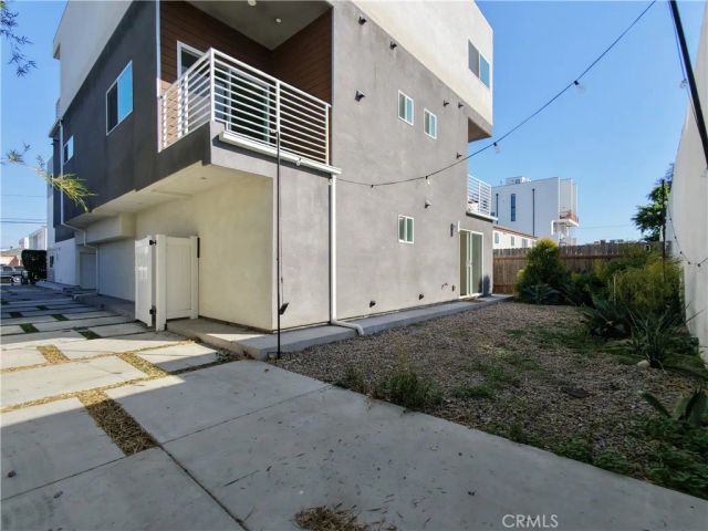5635 Klump Avenue, North Hollywood, CA 91601