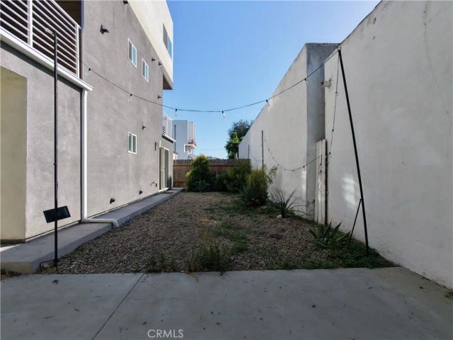 5635 Klump Avenue, North Hollywood, CA 91601
